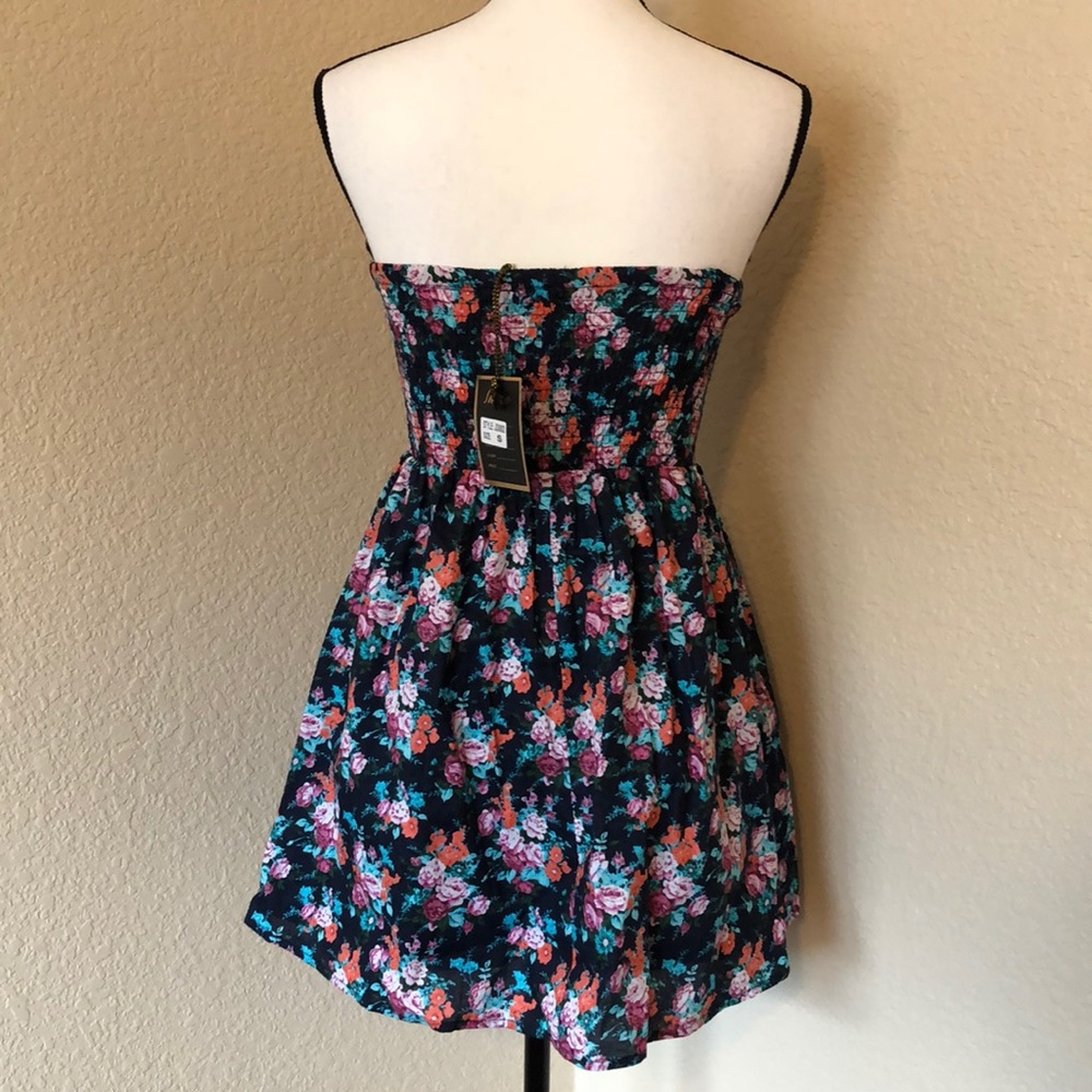 Intro Strapless Floral Dress - Picture 3 of 6
